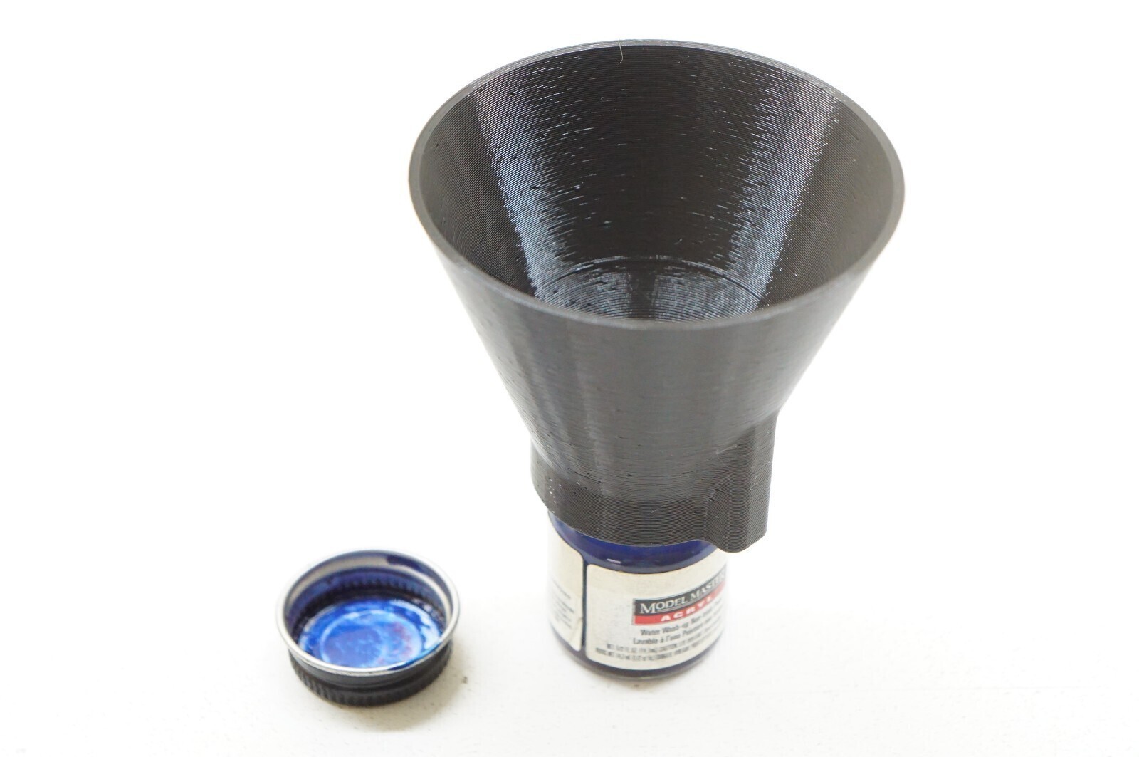 Testors Model Paint Threaded Funnel for 1/2oz (14.7ml) Acrylic/Enamel Bottles