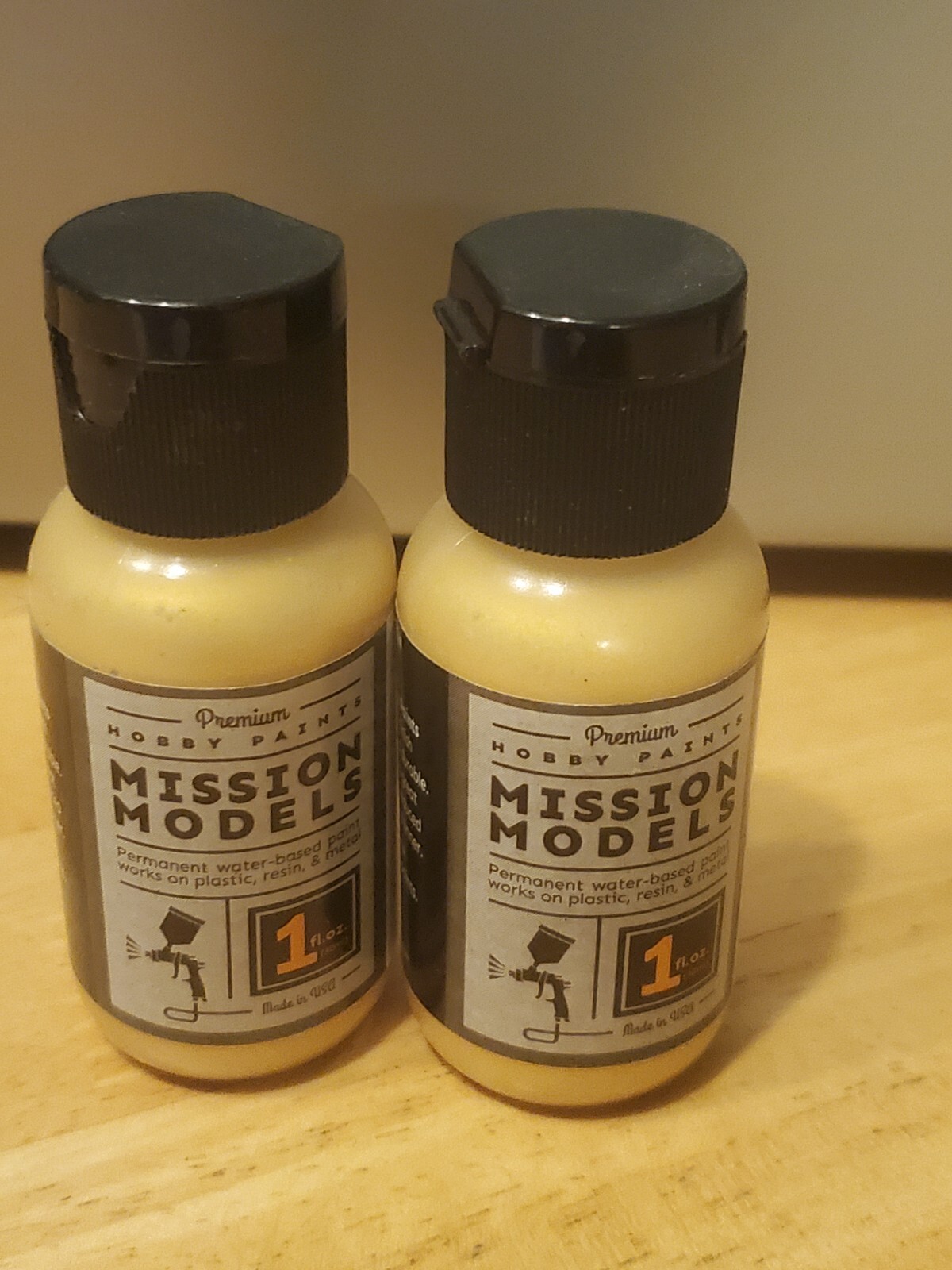 Mission Models (2) Acrylic Hobby Paints – Pearl Solid Gold- MMP 145