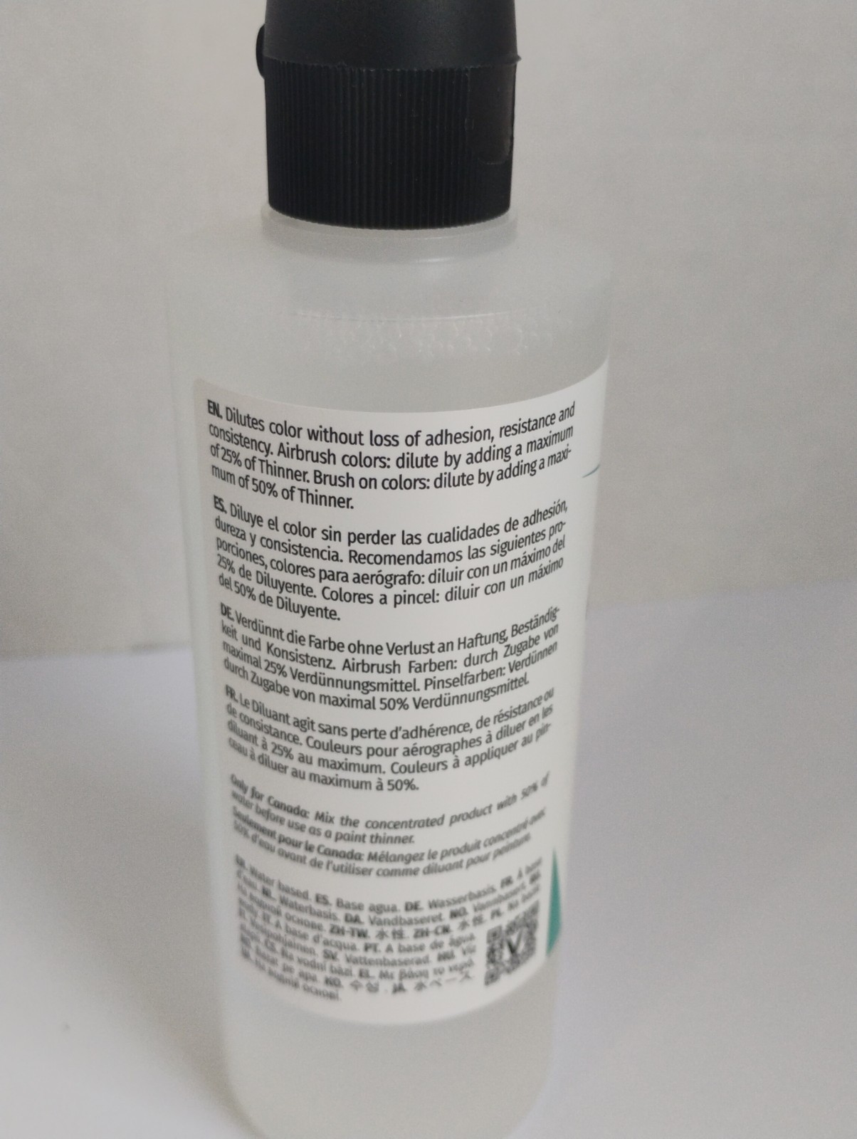 Airbrush Thinner for Acrylic Paints 200 ml (6.76 fl.oz.) Vallejo 71.161