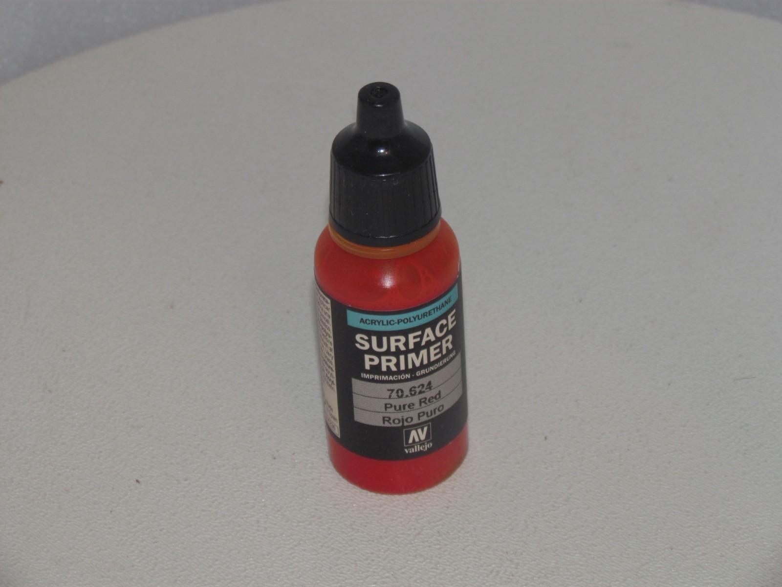 Acrylicos Vallejo Surface Primer Pure Red 17ml bottle for miniatures