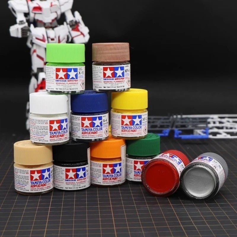 Tamiya TS-1 – TS-102 Spray Paint Can 3.35 oz. Flat (100ml), Gloss plastic models