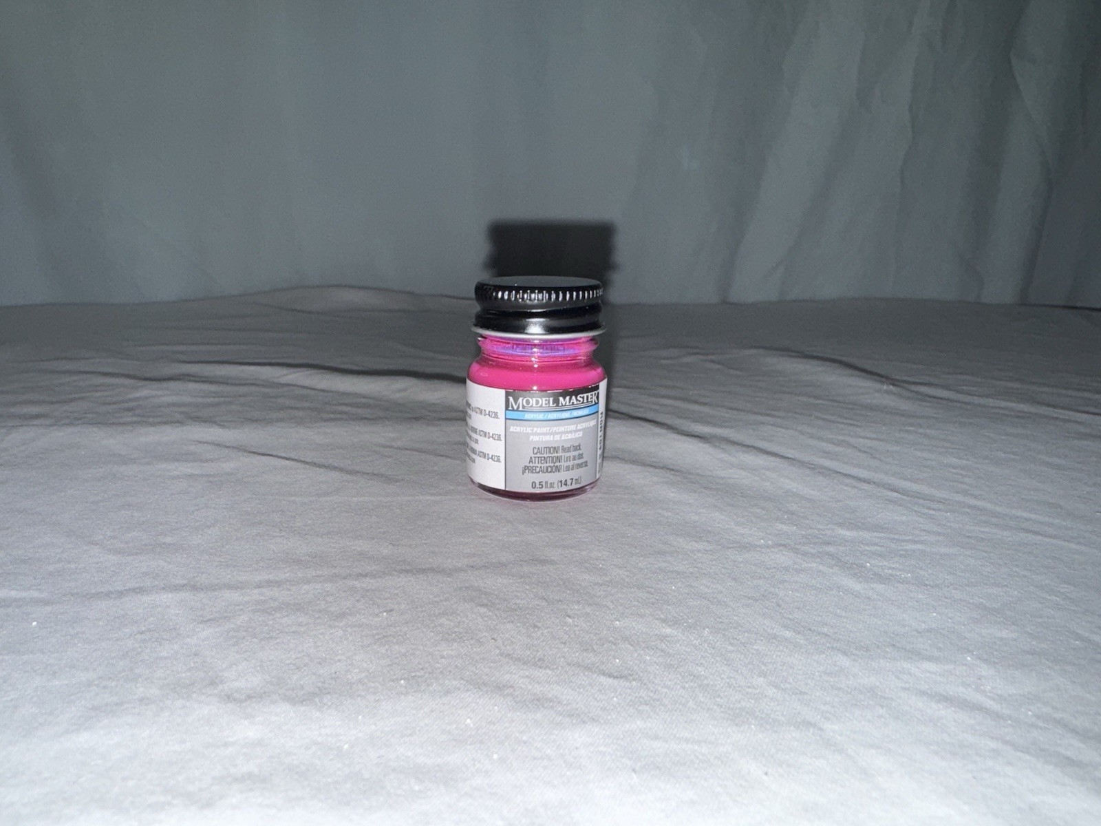 Testors 4640 Hot Pink Pearl Gloss Model Master Acrylic Paint – 1/2 oz. Bottle
