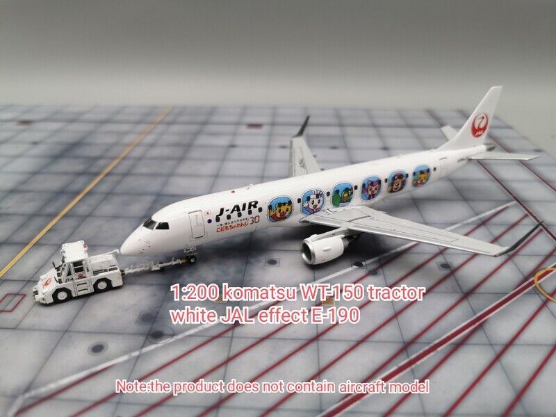 1/200 Airport Gse Komatsu Wt-150 Airplane Tractor “Jal” with Drawbar Finished