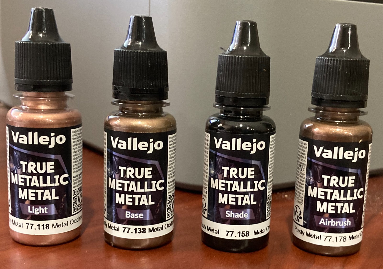 Vallejo True Metallic Metal RUSTY METAL 4 Shading Color Bottles Set