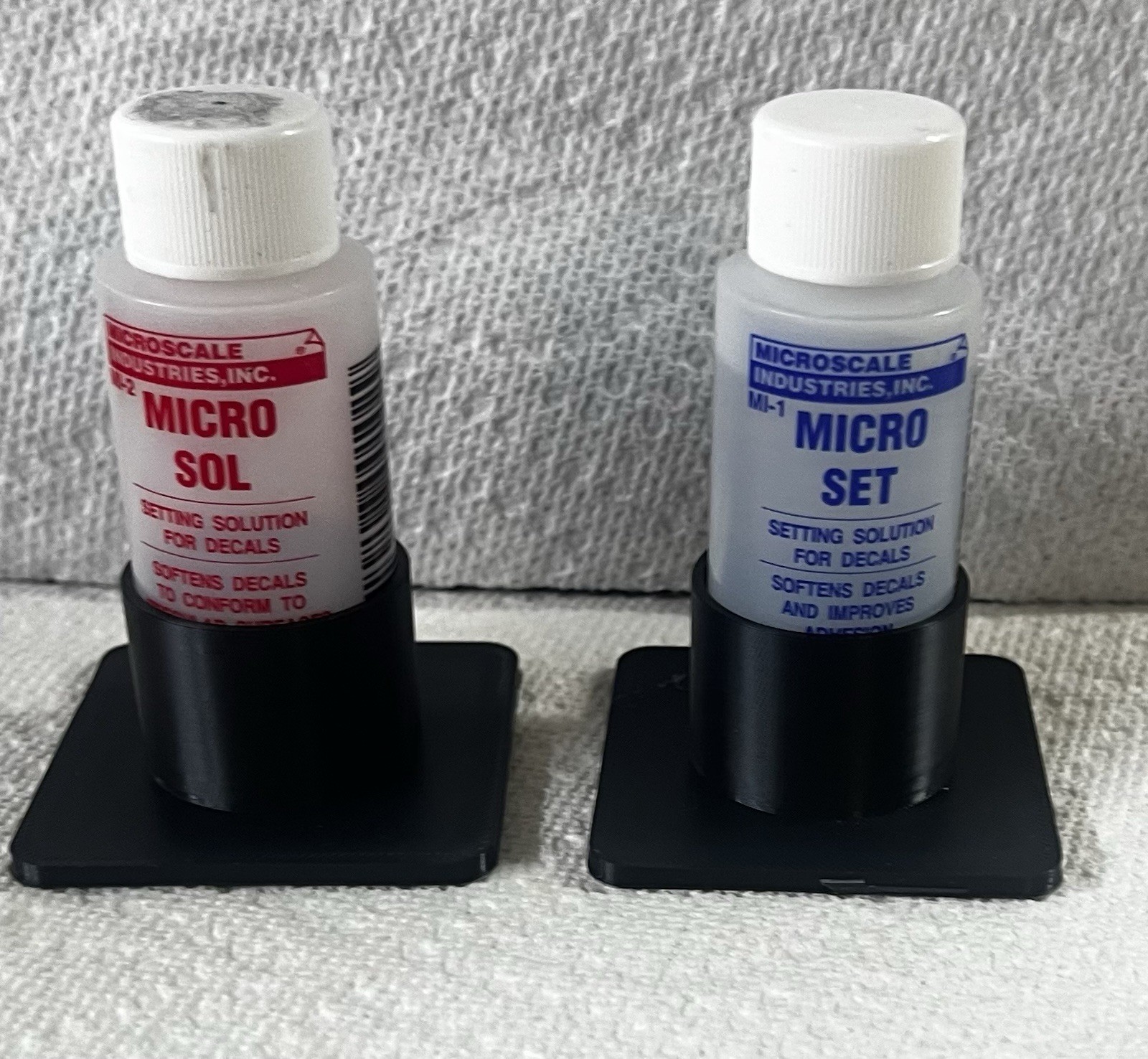 Microscale Micro Sol Micro Set bottle holder – stop spills!