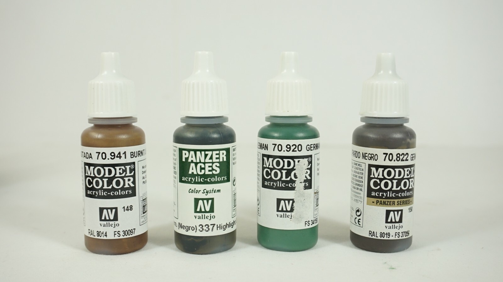 Vallejo Hobby Paints Lot of 21 Various Colors Burnt Umber Red Leather Rosa W20