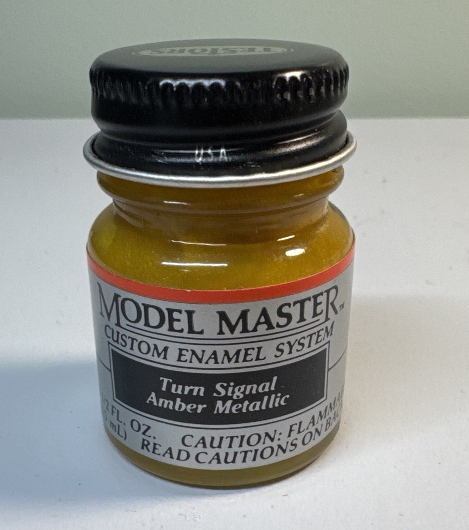 Model Master Enamel Paint Turn Signal Amber Metallic 1/2 Oz #2723