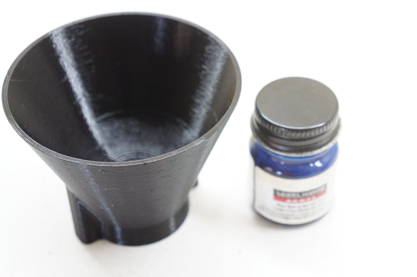 Testors Model Paint Threaded Funnel for 1/2oz (14.7ml) Acrylic/Enamel Bottles