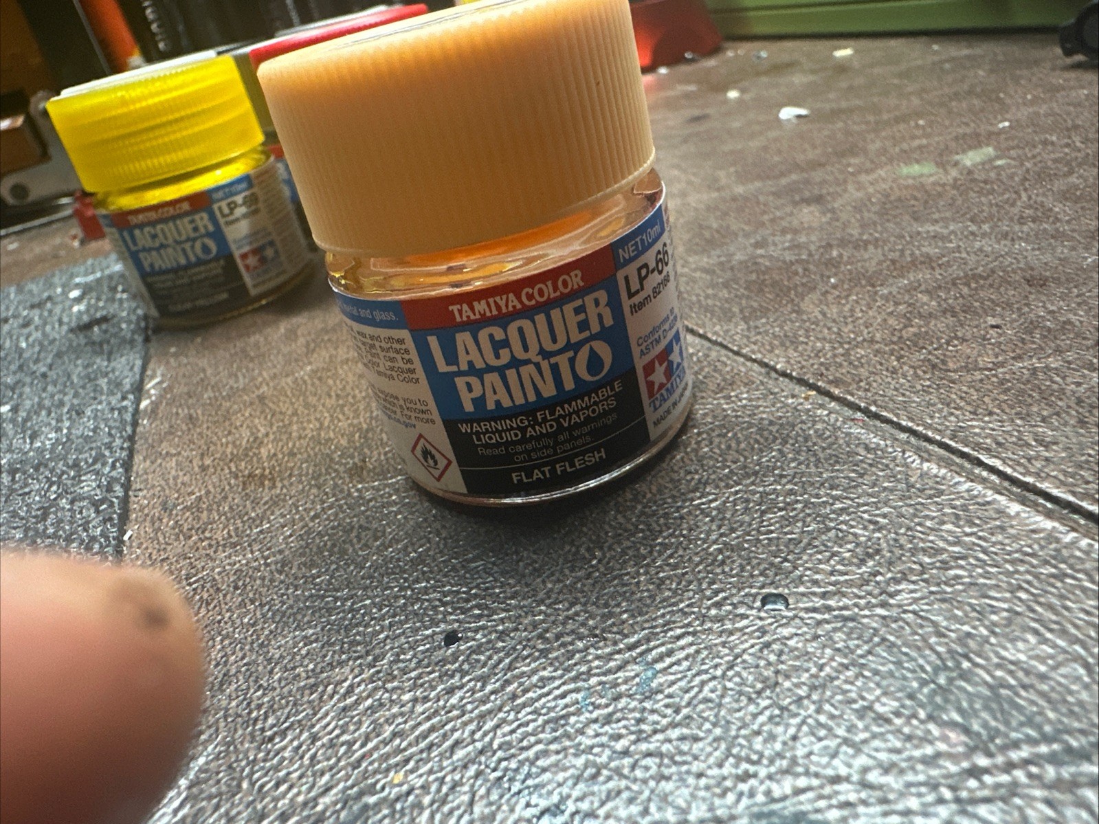 tamiya .33 oz lacquer paints Lot Of 9 Bottles : Flat Clear, Black, Flesh, Silver