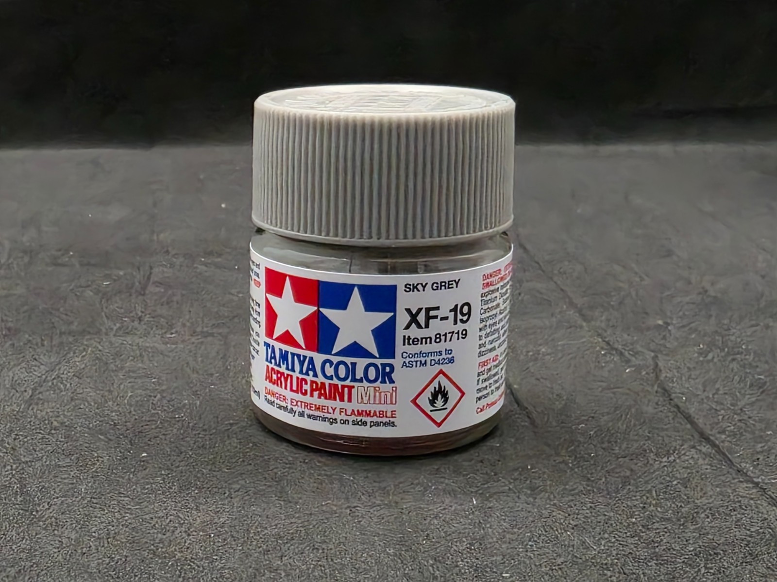 Tamiya XF-19 Flat Sky Grey Acrylic Paint 10ml Mini Bottle 81719
