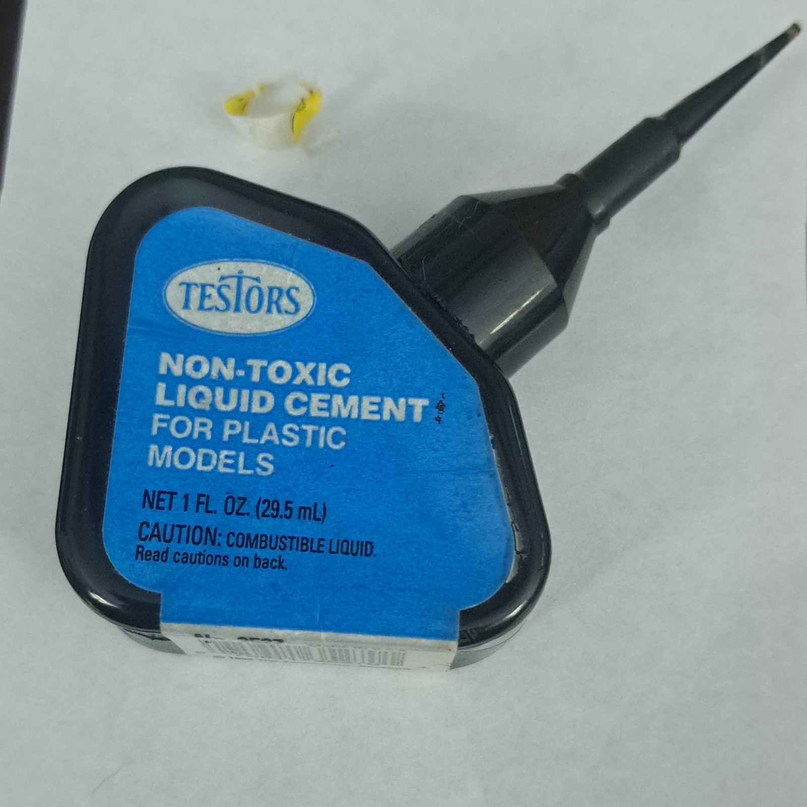 TESTORS NON TOXIC LIQUID CEMENT w PRECISION APPLICATOR PLASTIC MODELS 1oz 3527C