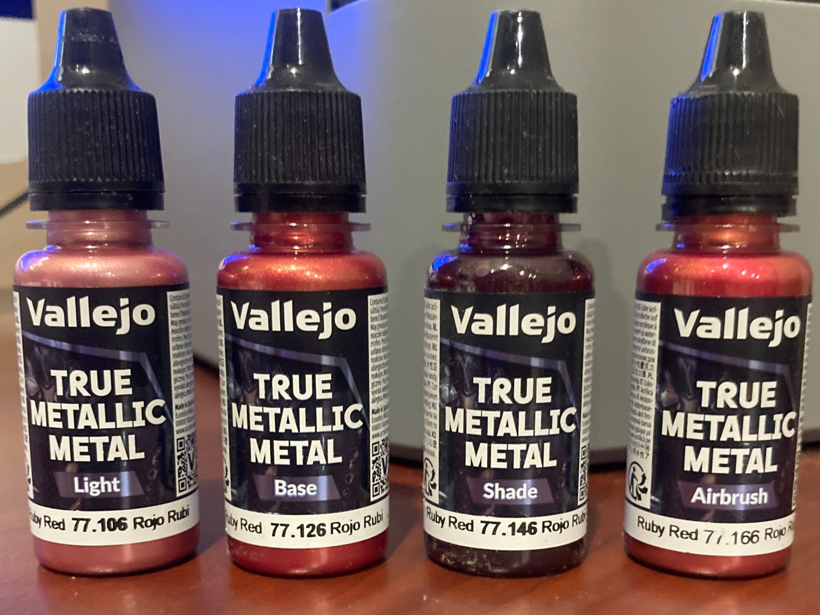 Vallejo True Metallic Metal RUBY RED 4 Shading Color Bottles Set