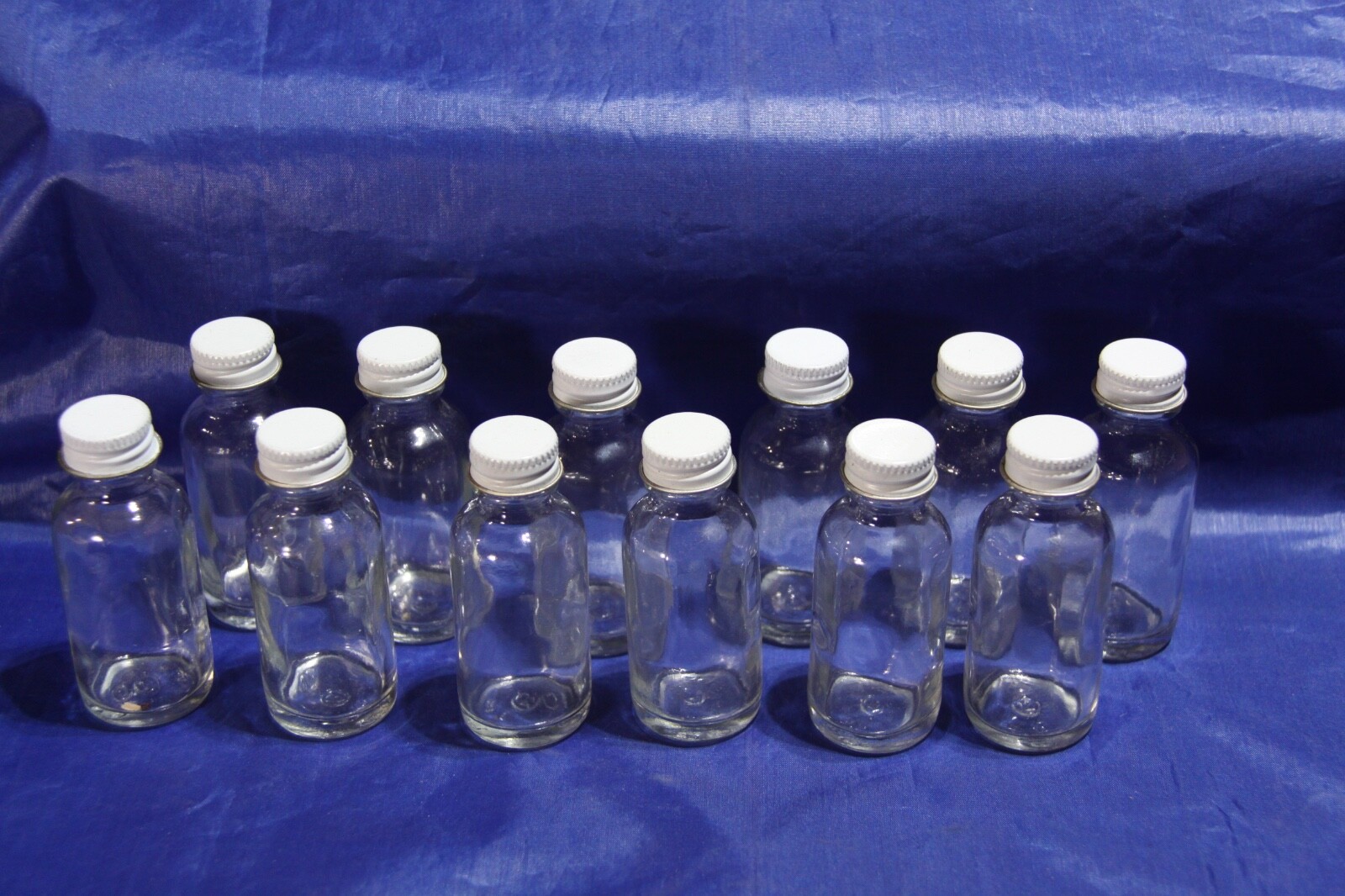 1 oz Glass Jars – Box of 12 WITH LIDS