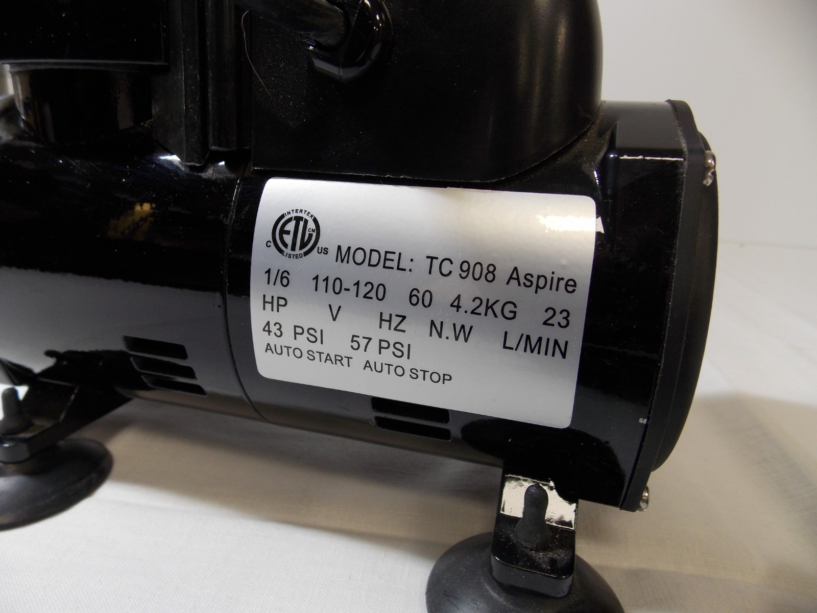 BADGER ASPIRE AIR COMPRESSOR MODEL TC908 1/6 HP W/ AUTO SHUT-OFF no box
