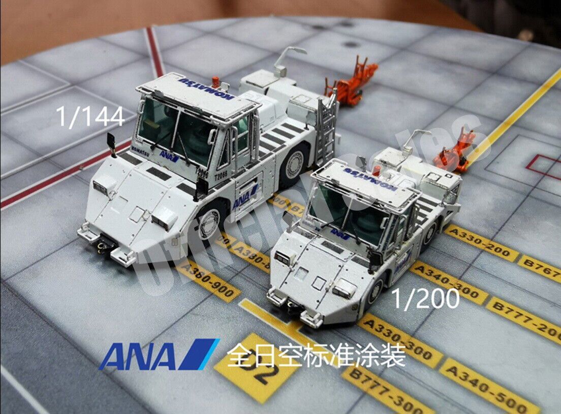1/200 Airport GSE Komatsu WT250E Airplane Tractor With Drawbar Finished Product