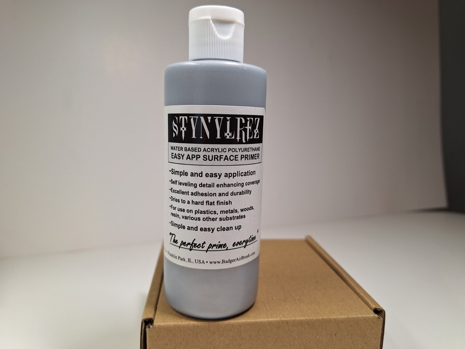 Stynylrez Water Based Acrylic Primer Silver Metal Color / 4oz (120 ml) Bottle