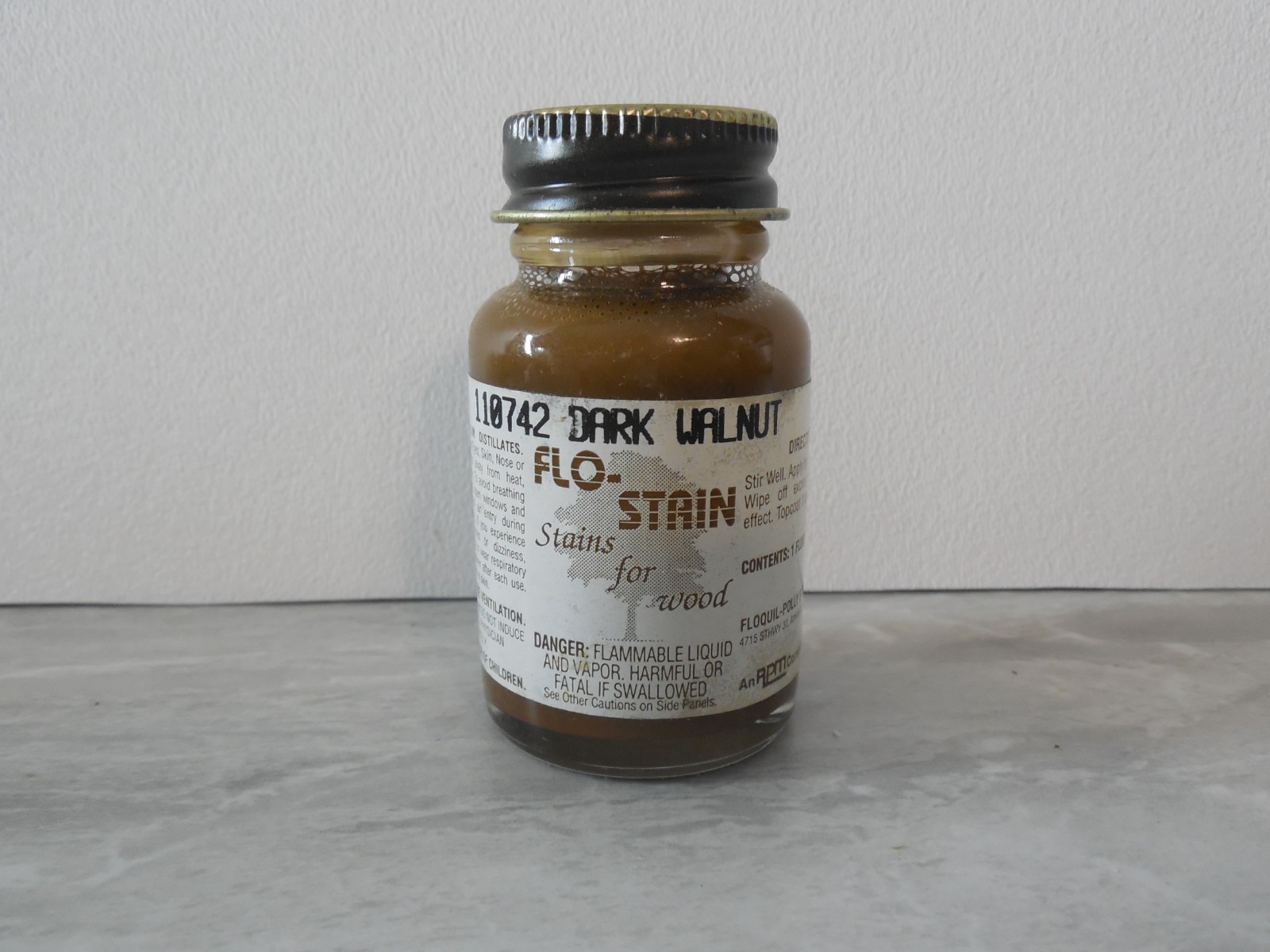 FLOQUIL FLO-STAIN ~ STAIN FOR WOOD MODEL – 1 oz – 110742 DARK WALNUT ~ LOT A