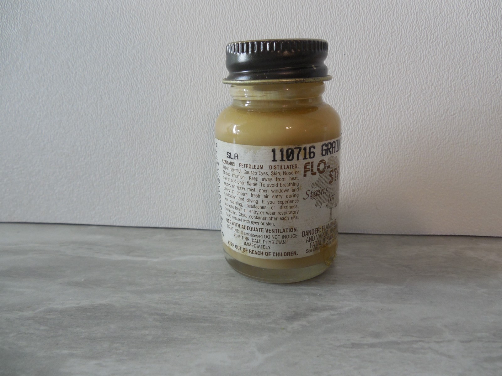FLOQUIL FLO-STAIN ~ STAIN FOR WOOD MODEL – 1 oz – 110716 GRAINING BASE ~ LOT A