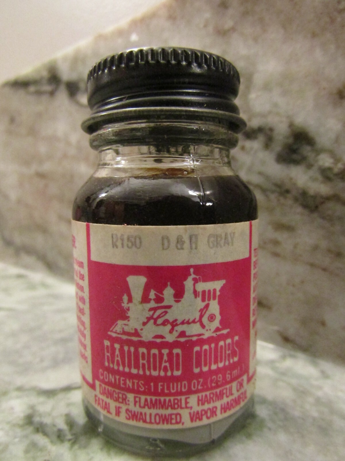 FLOQUIL RAILROAD COLORS MODEL PAINT – 1oz 1 OUNCE – D & H GRAY